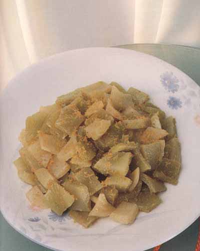 养生警惕：青西红柿烂生姜 14种食物吃错送命