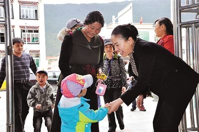 西藏林芝地区幼儿园园长巴宗:让我们荡起双桨