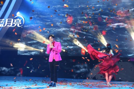 EXO与TFboys湖南卫视中秋晚会交锋 台下和谐