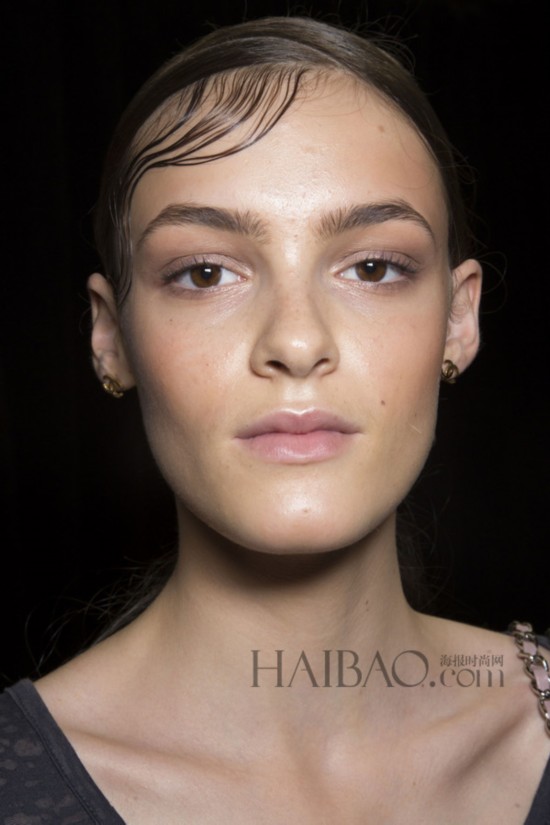 DKNY 2015����ŦԼʱװ�ܳ��·������㳡ױ��