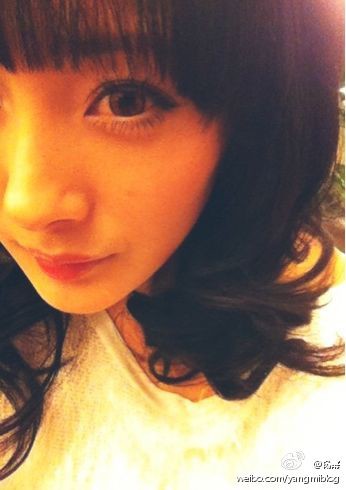 杨幂Angelababy非主流自拍 地摊品味让人亮瞎