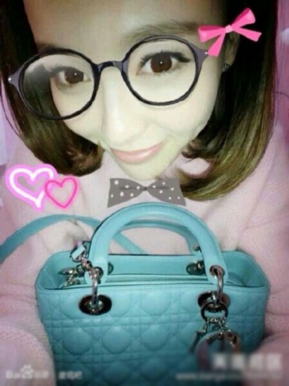 杨幂Angelababy非主流自拍 地摊品味让人亮瞎