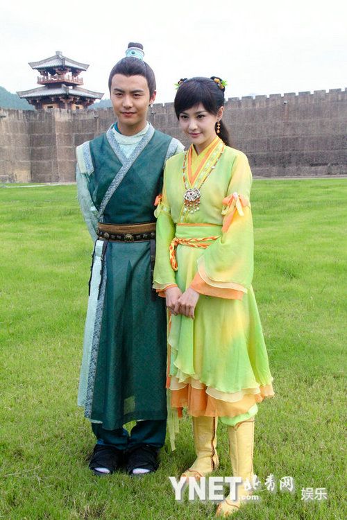 郑爽妈妈横店开店卖炸鸡 表姐当店长(图)