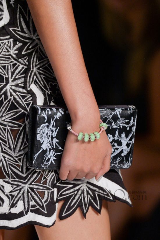 2015����ŦԼʱװ�ܣ�̷���� (Vivienne Tam) 2015����Ůװ�㳡ϸ��