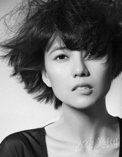  最美短發女星:郭採潔嬌俏孫儷似正太 