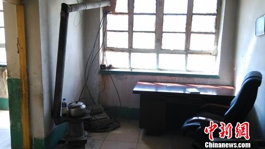 开学季探访河北崇礼空巢村小学:只剩老师无学