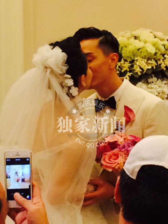 戚薇结婚婚纱_戚薇结婚照片(2)