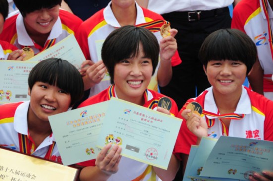 江苏青少年女子曲棍球比赛淮安姑娘夺1金1银