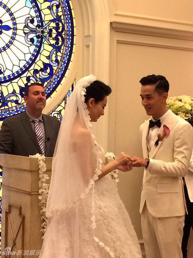 俏皮婚纱照_俏皮婚纱照中国风(3)