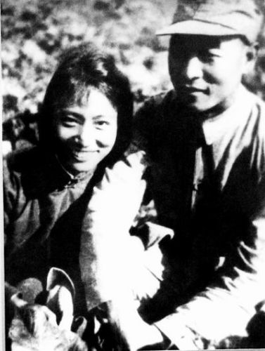同毛泽东拍桌子的将军彭雪枫:37岁牺牲毛泽东落泪