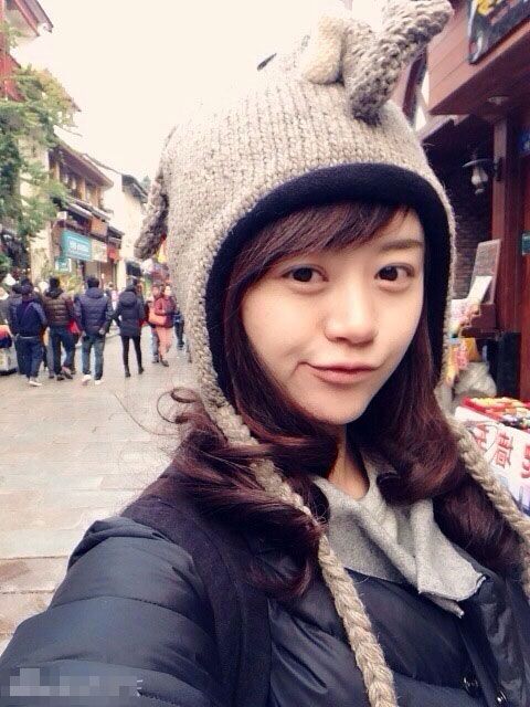 成都美女支教老师生活照曝光 撞脸陈意涵【组