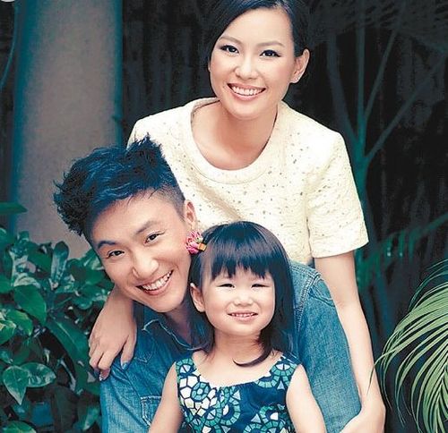 阿Sa前夫郑中基称妻子怀二胎 女儿有了弟弟