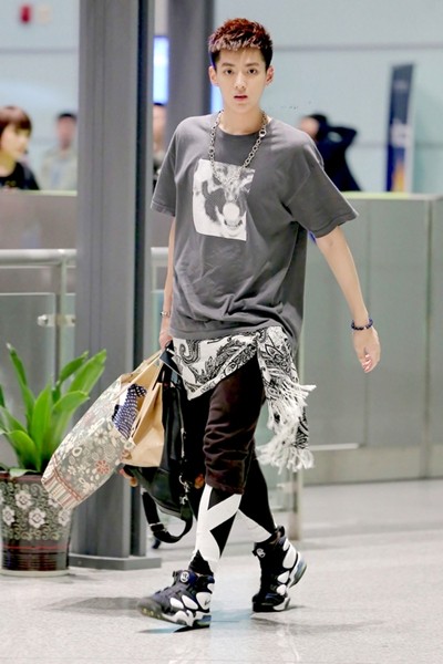 中韩小鲜肉素颜照比拼:吴亦凡精致李易峰TFB