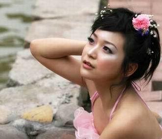 揭张艺谋31岁女儿婚史:因家暴离婚年龄与新妈