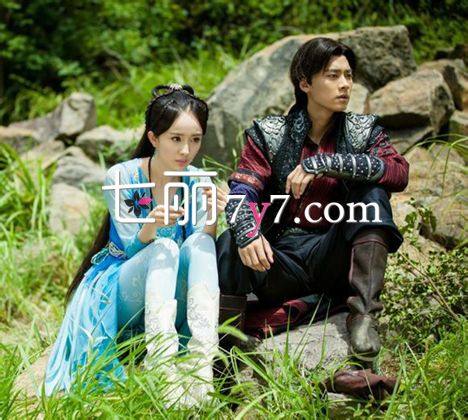 《<em>古剑奇谭</em>》<em>风晴雪</em>杨幂各色丝袜造型 美的无