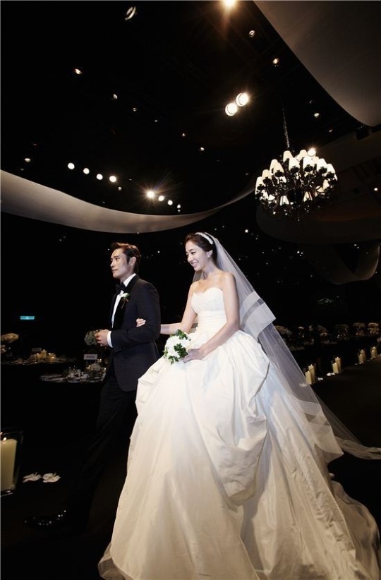 汤唯的婚纱_汤唯穿婚纱(3)