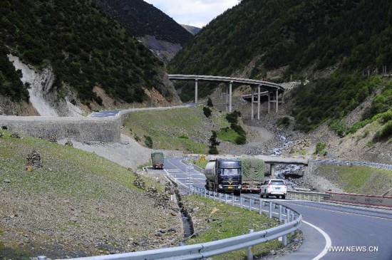 CHINA-SICHUAN-MOUNTAIN ROAD-REBUILDING (CN)