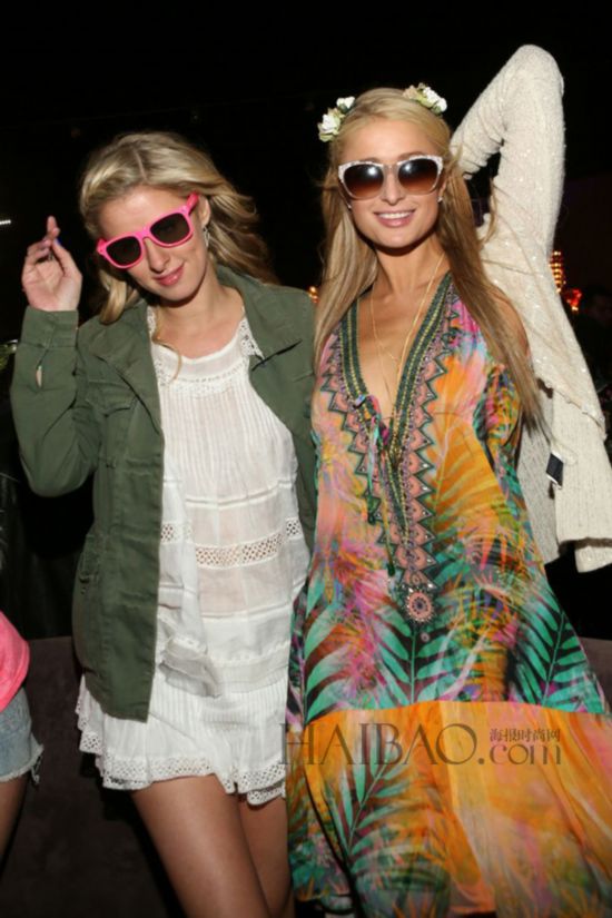 ˹ϣ (Paris Hilton) ݻϣ (Nicky Hilton)  