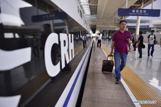 The 342-km Nanchang-Changsha high speed railway started operation on Tuesday, facilitating easy connection between China's central regions and prosperous east.