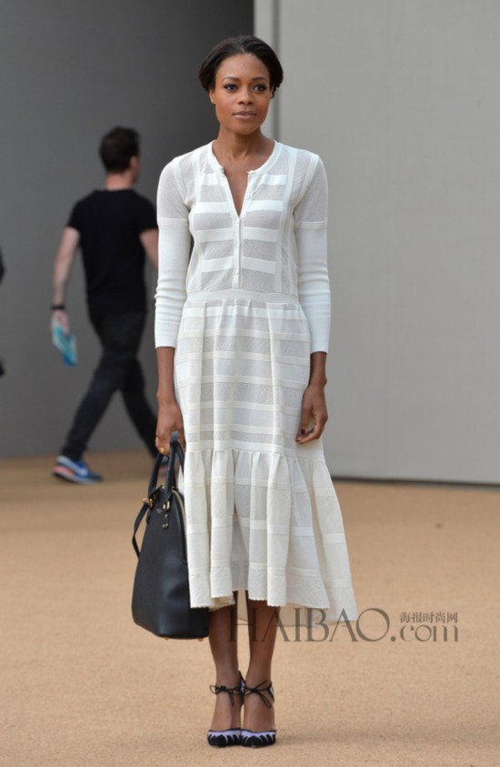 Ȱס˹ (Naomie Harris) 2015׶ʱװܲ (Burberry) 㳡