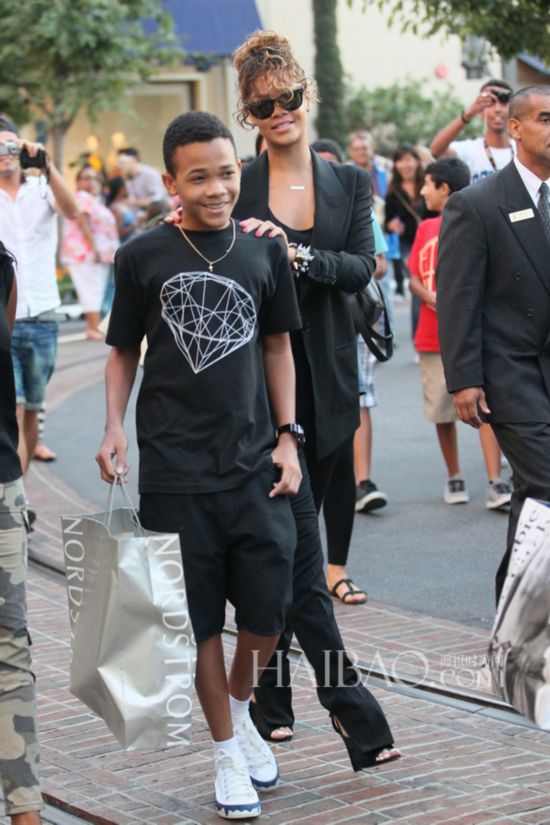 ٹ (Rihanna) ܵRorrey Fenty