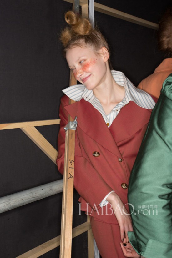 薇薇安·威斯特伍德红标 (Vivienne Westwood Red Label) 2015伦敦春夏时装周成衣发布会秀场妆发