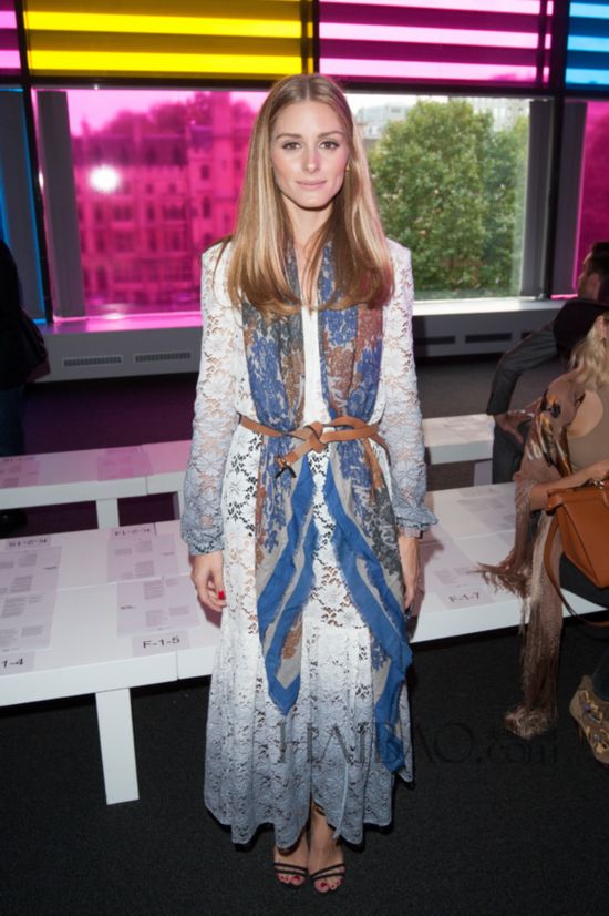 ���Q���ȡP�ڰǲ� (Olivia Palermo) �G��2015�K�L�۴��ɸ˩P�լf�Q (Burberry) �q��