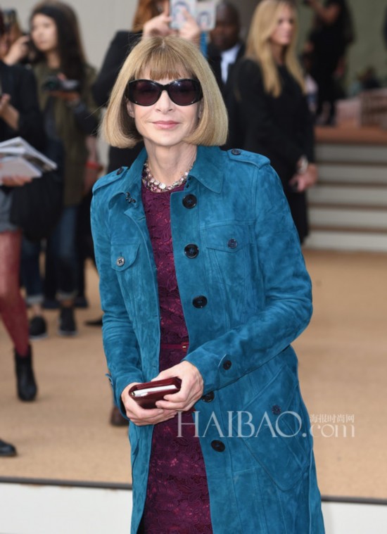 ȡͼ (Anna Wintour) 2015׶ʱװܲ (Burberry) 㳡