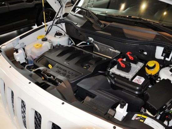 Jeep  2.4L �Զ� ������������д