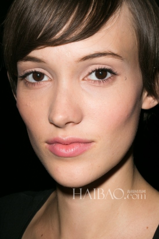 űȡ (Bobbi Brown) 2015ŦԼʱװ̨ܺױ