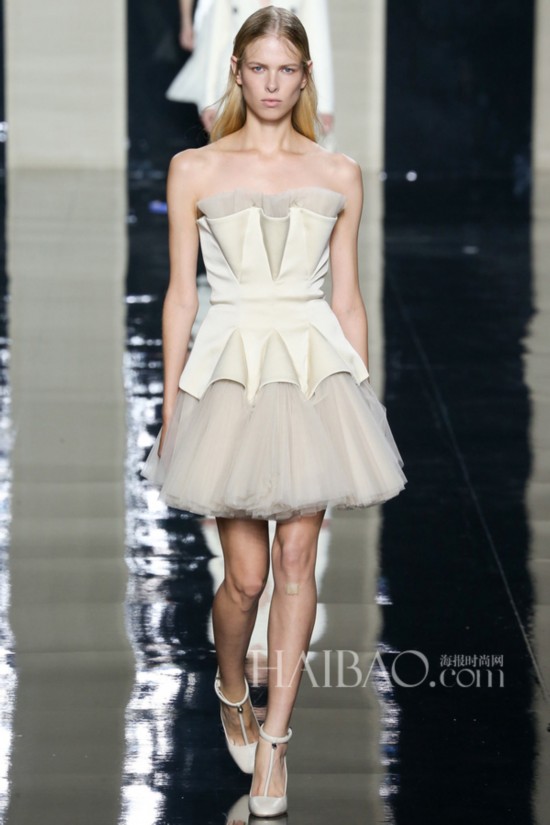 2015�����׶�ʱװ�ܣ�����˹�и������� (Christopher Kane) Ůװ��