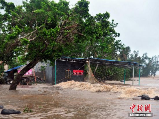 台风海鸥二次登陆广东 部分村庄遭海水倒灌(