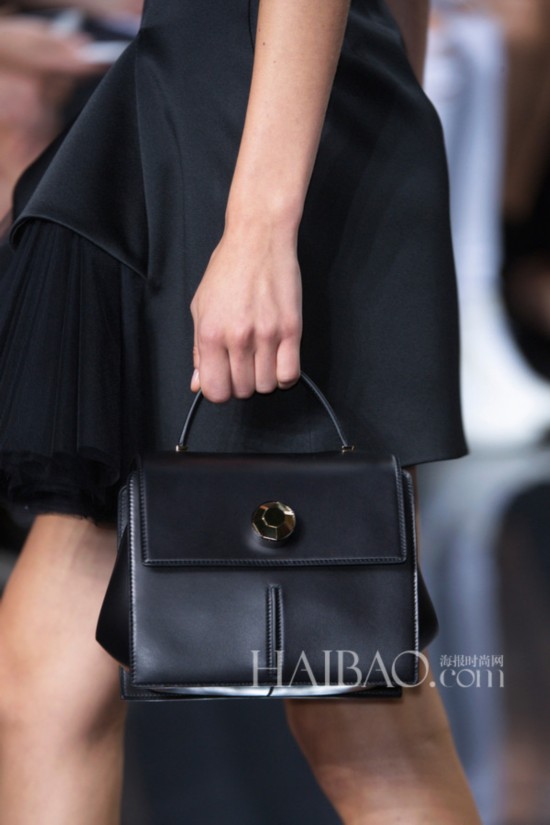 2015�K�L�۴��ɸ˩P�G�J�̴������P�ͮ� (Christopher Kane) 2015�K�L�k�˨q