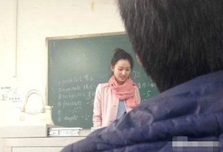 西南财经大学日语美女教师走红 别人家的老师