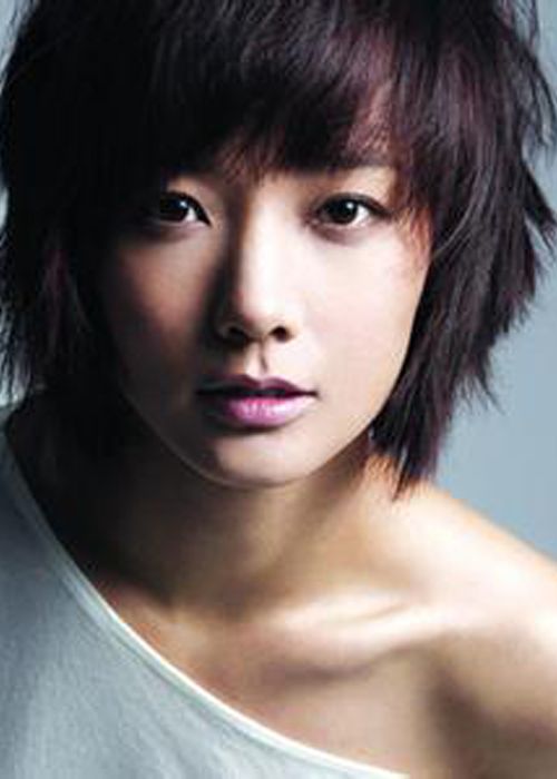 王珞丹着<em>短裤</em>亮相秀美腿 遭邻座男嘉宾<em>偷</em>瞄【