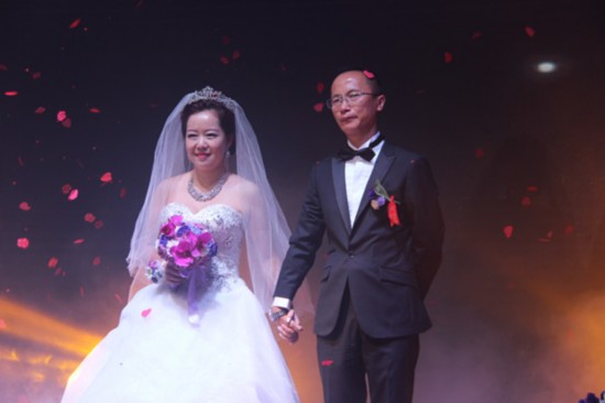 西安上演爱心婚礼 新人现场捐赠十万礼金