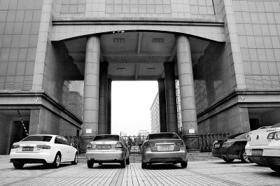 蓝翔技校校长闹离婚引发群殴?(图)--河南分网-