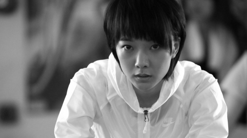 王珞丹着<em>短裤</em>亮相秀美腿 遭邻座男嘉宾<em>偷</em>瞄【