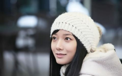 王珞丹着<em>短裤</em>亮相秀美腿 遭邻座男嘉宾<em>偷</em>瞄【