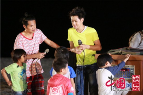 多多海边KT唱哭老爸 黄磊坦言不想结束(图)