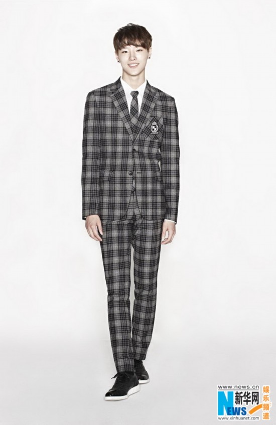 UNIQ成员曹承衍亮相 乐华娱乐首推男团热度持