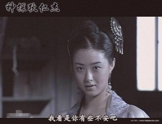 蒋欣在《神探狄仁杰》第一部里饰演方莹玉,扮相很漂亮.
