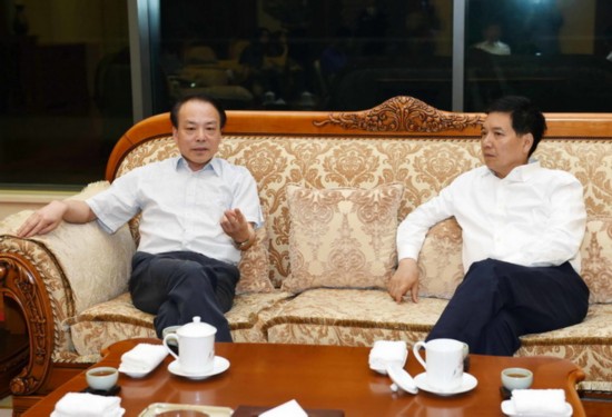 新华社总编辑何平在云南鲁甸地震灾区等地调研