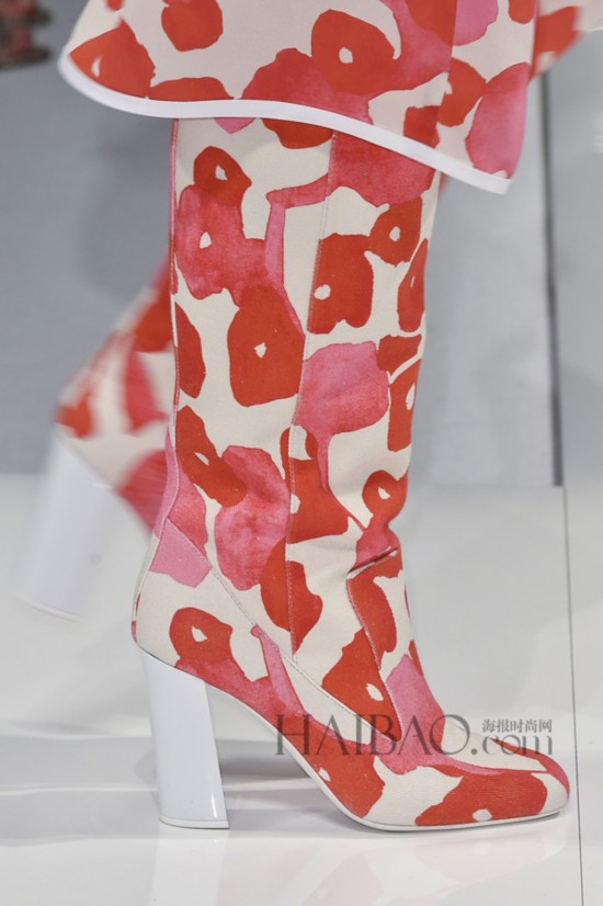 2015��������ʱװ�ܣ���˿���� (Max Mara) 2015����Ůװ�㳡ϸ��