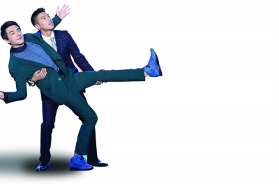 《痞子英雄》全阵容亮相 赵又廷 公主抱 林更新