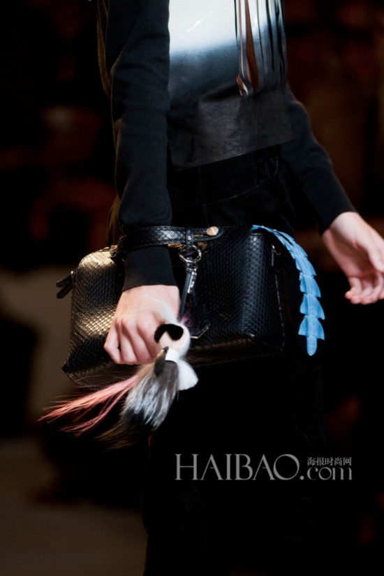 2015�K�L�����ɸ˩P�G��} (Fendi) 2015�K�L�k�˨q