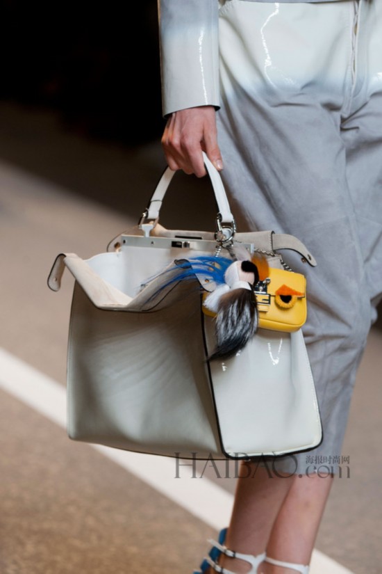 芬迪2015春夏米兰时装周:立体剪裁成主流,皮草