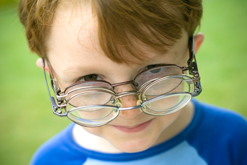 儿童健康:诱发儿童近视的四大原因 近视手术要