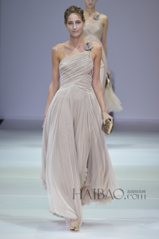 2015��������ʱװ�ܣ����Ρ������� (Giorgio Armani) 2015����Ůװ��