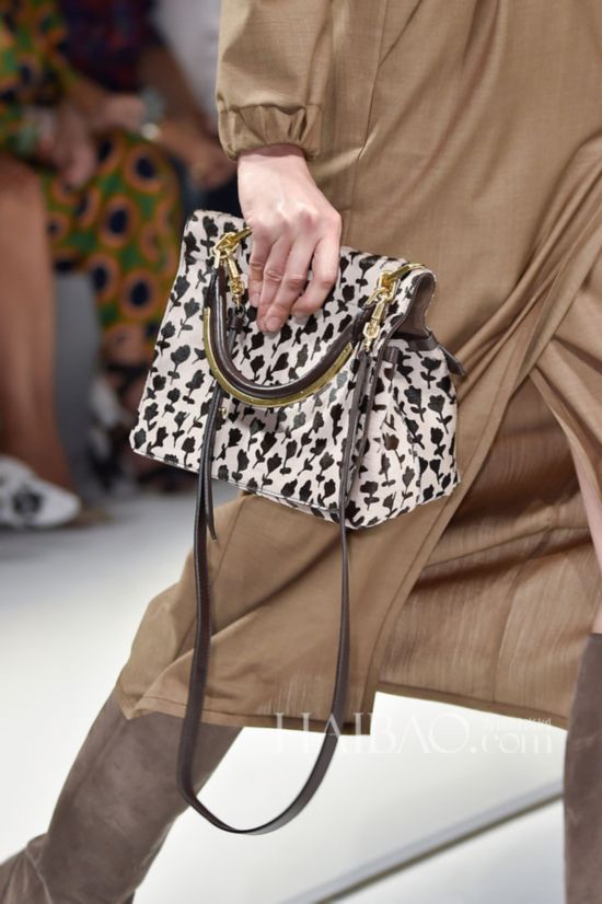 2015��������ʱװ�ܣ���˿���� (Max Mara) 2015����Ůװ�㳡ϸ��